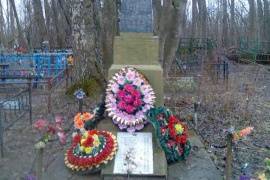 Воинское захоронение из 1 братской могилы на сельском кладбище. (с. МЕДВЕДЬ)