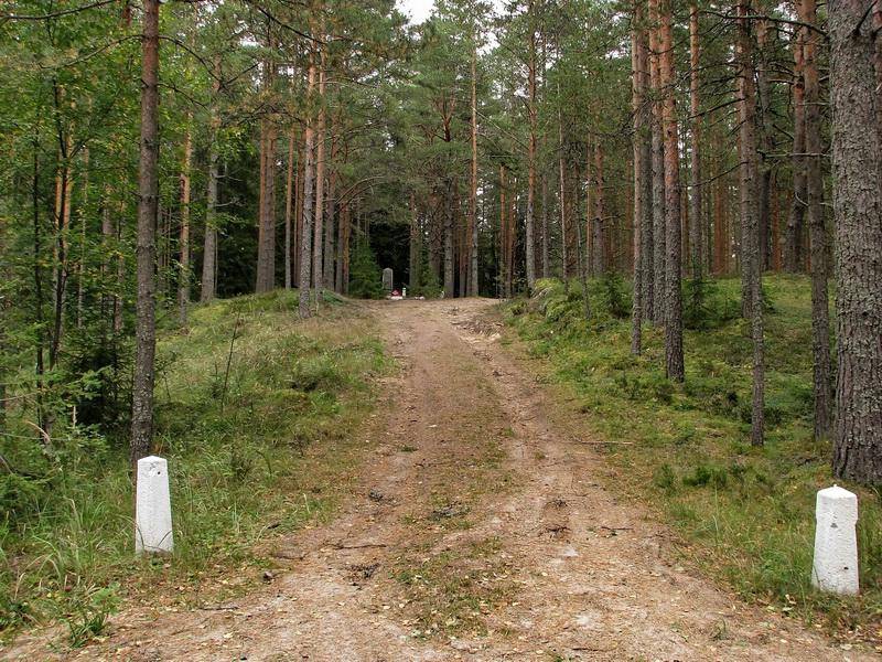 Братская могила советских воинов, погибших в годы Советско-финляндской и Великой Отечественной войн