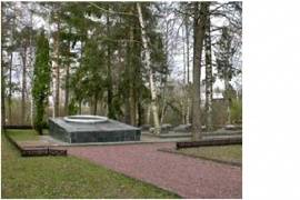 Воинское кладбище (12  одиночных могил), п. Кресты, Крестовский лес в районе улицы Лесная