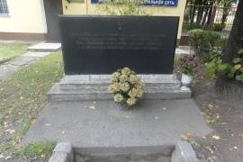 Стела в честь подвига Героя Советского Союза И.И. Кокшарова