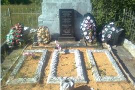 Индивидуальные могилы и памятник неизвестному солдату, д. Курокша 