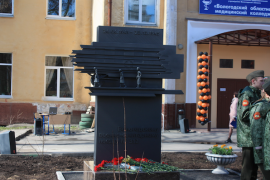 В Вологде открыли стелу в память о медиках военно-санитарного поезда №312
