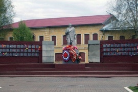 Памятник-монумент воинам, павшим на фронтах Великой Отечественной войны, г. Грязовец
