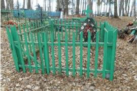 Одиночная     могила     на    гражданском    кладбище, д. Среднее