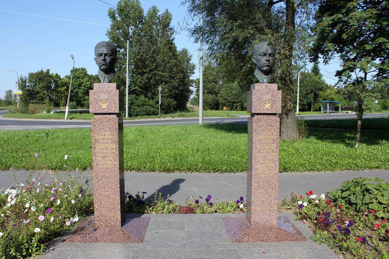 Памятник Сидорову А.И., Герою Советского Союза