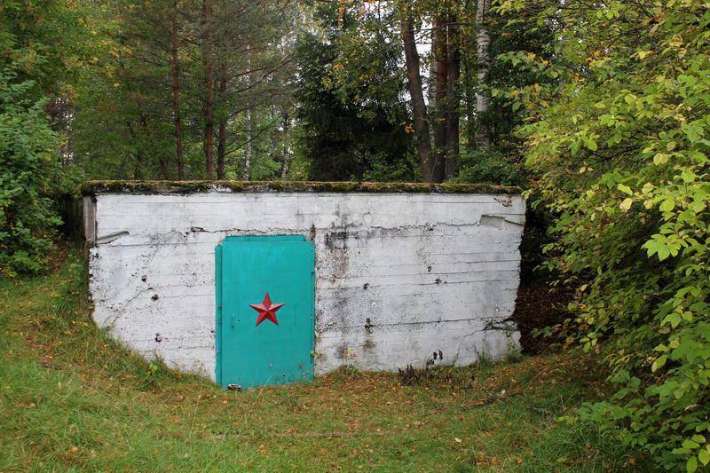 Командный пункт (подвал дома) представителя ставки Верховного Главнокомандования Красной Армии в период боев за г.Тихвин в 1941 г.