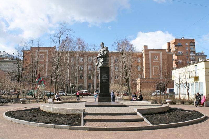 Памятник Мусе Джалилю, Герою Советского Союза