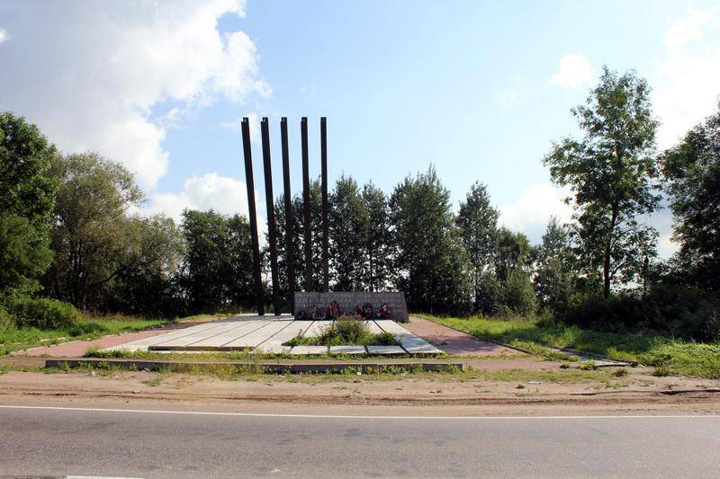 Мемориал в память обороны города в 1941-1944 гг. "Зеленый пояс славы Ленинграда" - "Катюша"