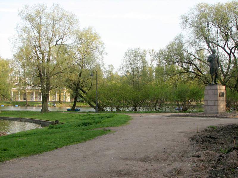 Памятник космодемьянской З.А., Герою Советского Союза