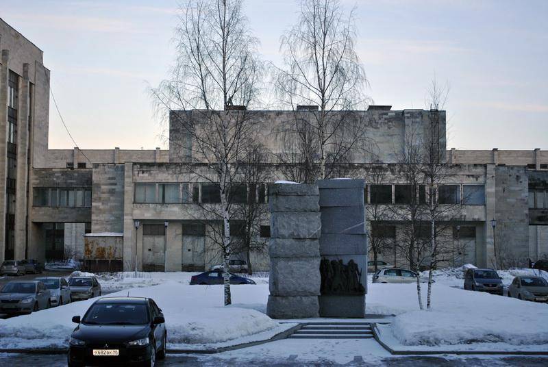 Памятник универсантам, участникам Великой Отечественной войны