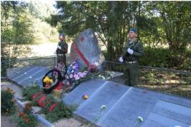 Братская могила партизан,  погибших в Житницком бою в ночь с 5 на 6 сентября 1943 г., деревня Житница
