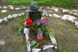 Памятный знак на месте захоронения воинов Красной Армии