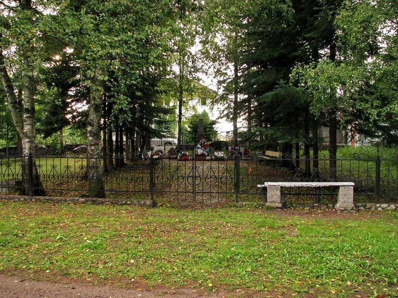 Братское кладбище советских воинов, погибших в годы Cоветско-финляндской и Великой Отечественной войн