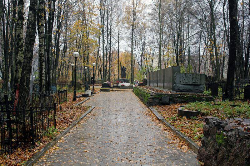 Братское кладбище советских воинов