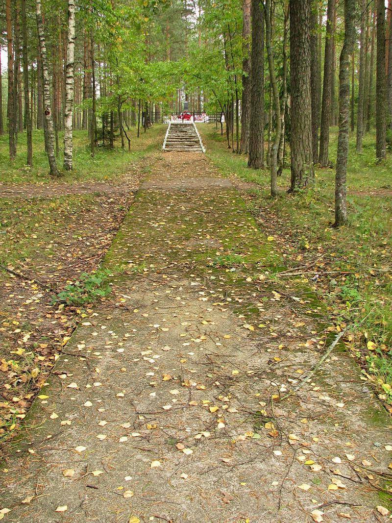 Братская могила советских воинов, погибших в годы Советско-финляндской и Великой Отечественной войн