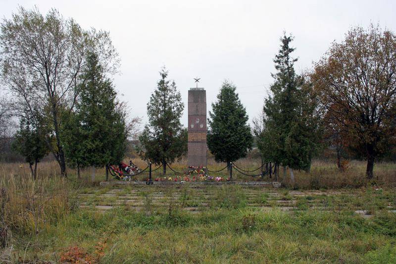 Братская могила детей, погибших от рук фашистов