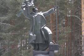 Памятник защитникам Родины    г. Пестово   ул. Кутузова