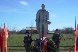Памятник воинам-землякам, погибшим в годы Великой Отечественной войны 1941–1945 гг., д. Скородумка