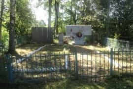 Воинское кладбище, 2 братских могилы, дер. Трехалево