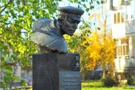 Памятник Герою Советского Союза Александру Панкратову