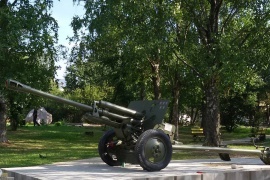 Памятник Воинской Славы грязовчан – артиллерийское орудие ЗИС-3, г. Грязовец