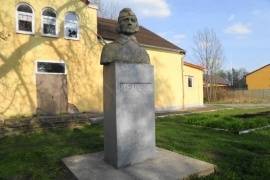 Памятник Елене Ковальчук