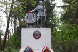 Братская могила советских воинов п.Угловка