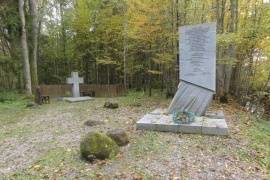 Памятник на месте концентрационного лагеря "Хохенбрух"