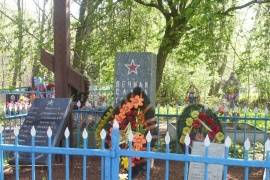 Братская могила советских воинов, 1944 Волотовский район д. Соловьёво