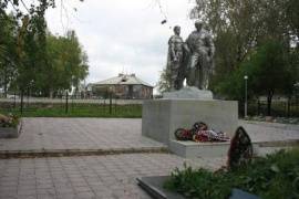 Братская могила советских воинов, партизан и сельских активистов