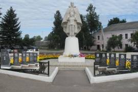 памятник воину-освободителю на Площади Победы г.Сольцы