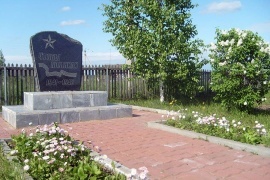Памятник-монумент павшим воинам-землякам, д. Вараксино