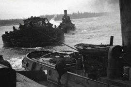 В этот день 73 года назад по "Дороге Жизни" прошла первая автоколонна