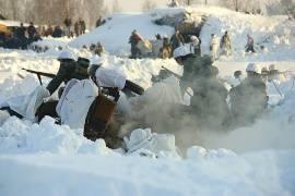 В Смольном вновь решили реконструировать блокаду Ленинграда
