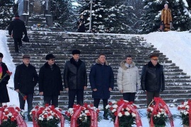 Андрей Турчак почтил память освободителей Великих Лук от фашистских захватчиков
