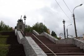 В Мурманске отремонтировали лестницу к мемориалу