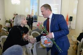 Ветеранам МО Кронверкское вручили юбилейные медали