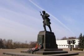 В Великих Луках приведут в порядок подходы к памятнику Александру Матросову