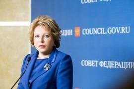 В.Матвиенко в Петербурге присоединилась к акции по высадке деревьев к 70-летию Победы