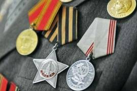 В Гурьевске кадеты и полицейские поздравили ветеранов Великой Отечественной войны с наступающим Новым годом