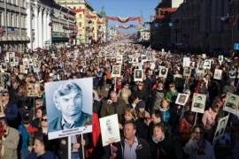 "Бессмертный полк" прошел по Невскому проспекту 9 мая