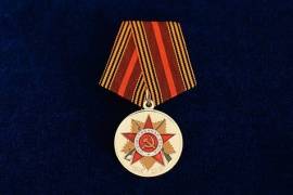 Ветеранам Адмиралтейского района вручили юбилейные медали