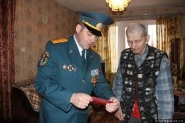 Участник войны стал первым в Псковской области обладателем нагрудного знака «Ветеран МЧС России»