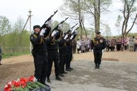 Памятник танкистам полковника Орленко торжественно открыли в деревне Соловьи Псковского района