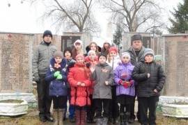  На братских захоронениях Псковского района почтили память погибших в годы Великой Отечественной войны 