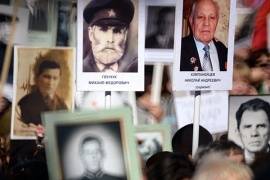 Акция «Бессмертный полк» прошла в Острове во время Военного парада