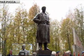 В Старой Руссе состоялось торжественное открытие памятника Советскому солдату